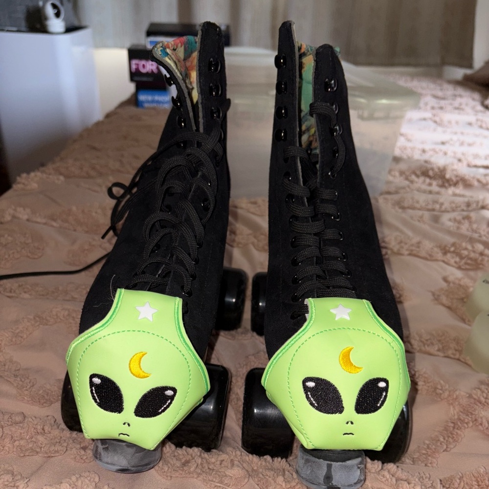Moxi (Lolly) Roller Skates